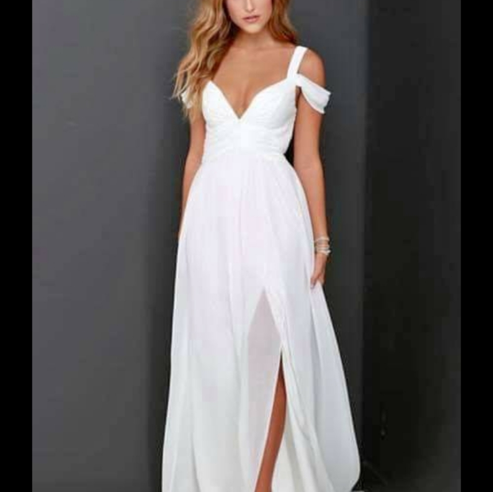 Beach wedding gown